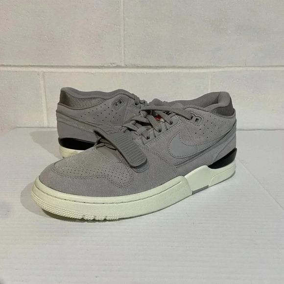Athletic_Shoes